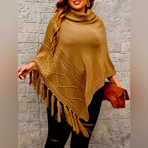 Women’s Sweater Poncho - Picture 1 of 1